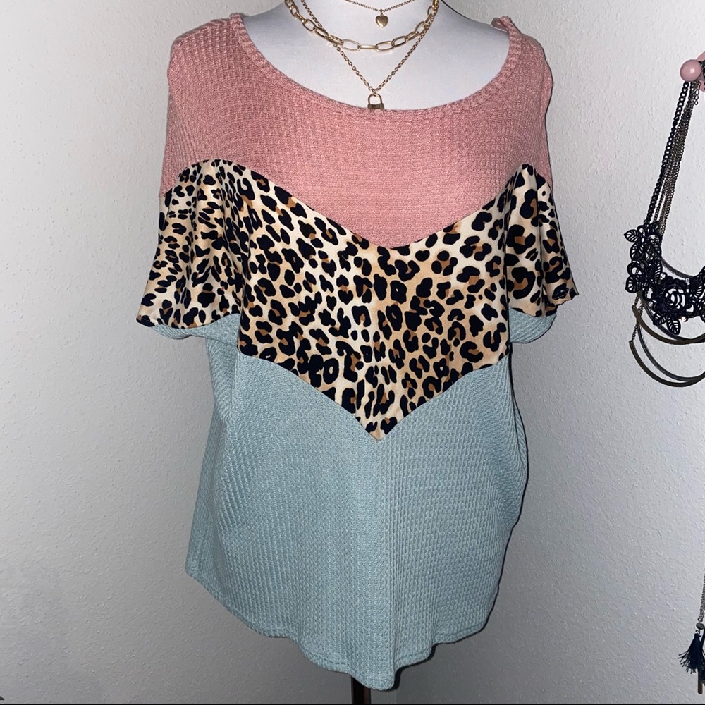 Color block chevron top